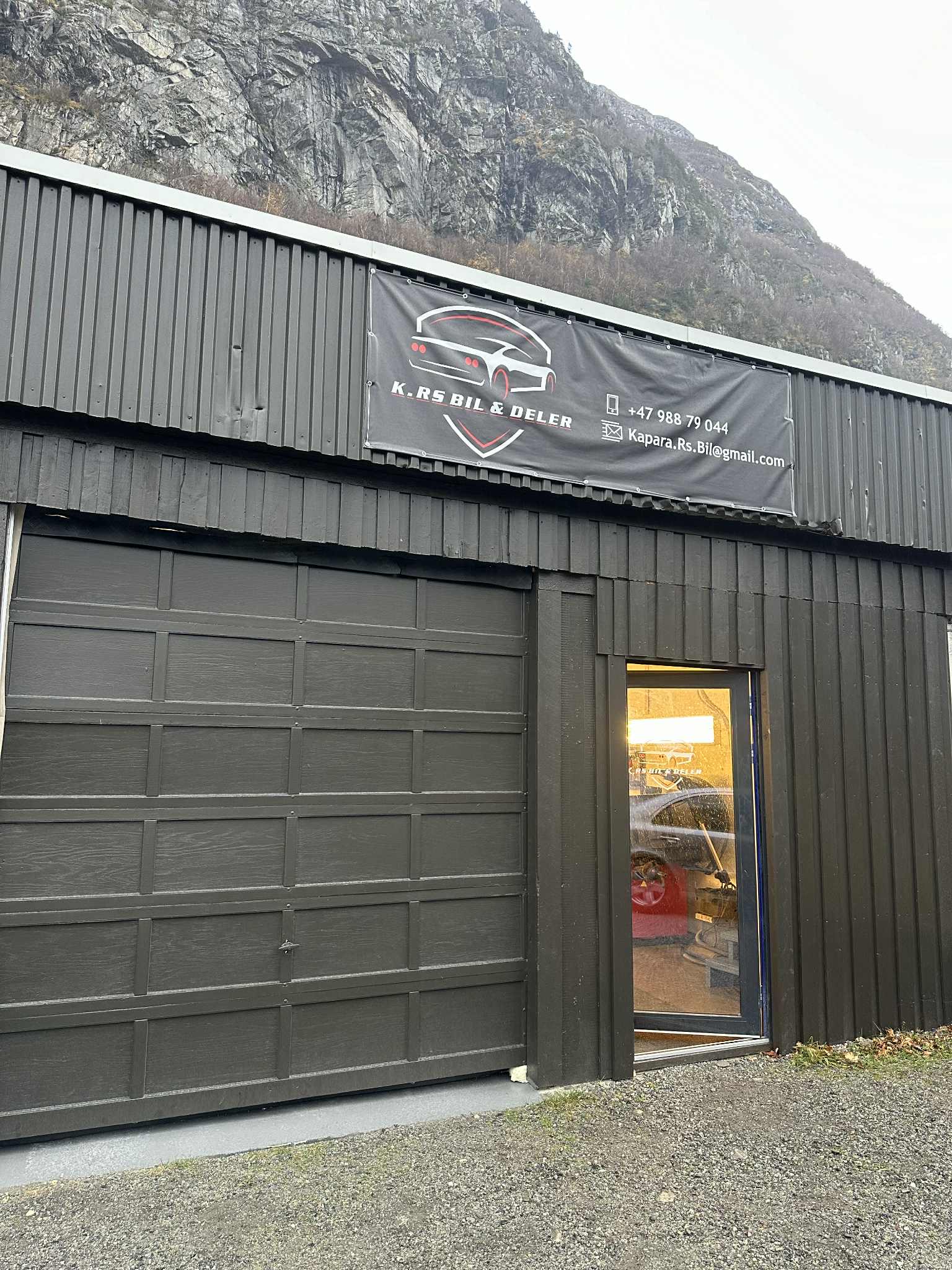 Bilde av utsiden av lokale til Kapara Rs Bil&Deler